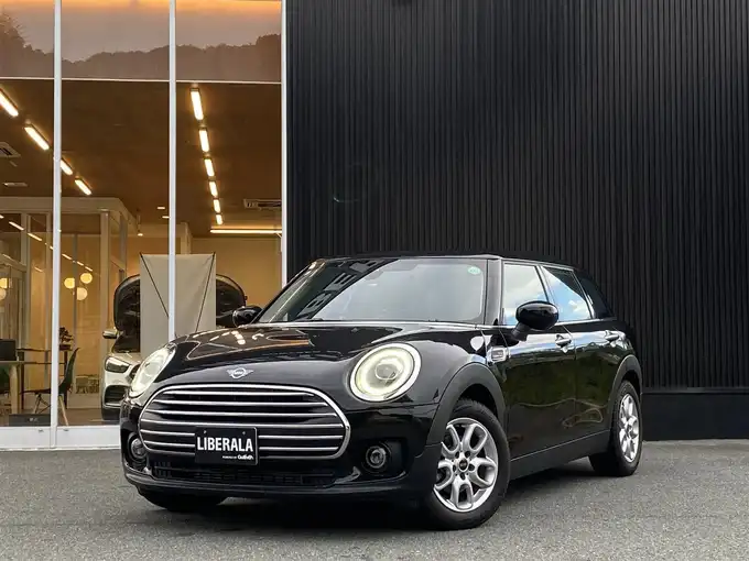 新着情報“ＭＩＮＩクーパー クラブマン”2019年式黒入荷しました！