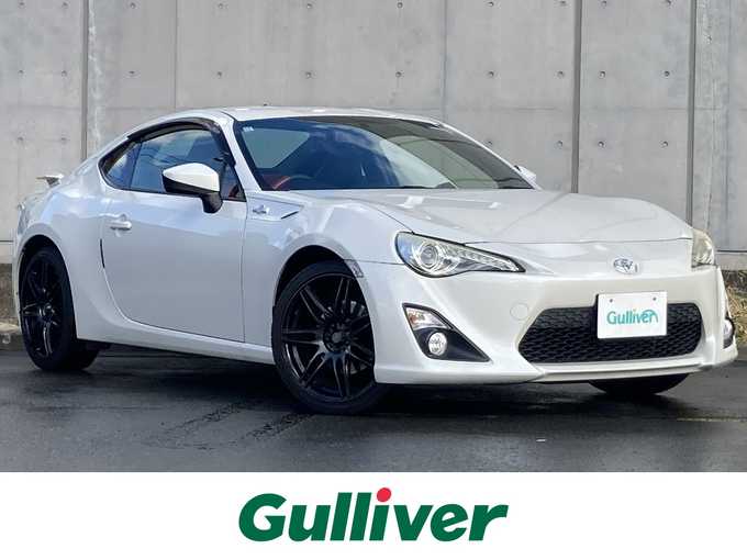 新着情報“８６GTリミテッド”2013年式サテンホワイトパール入荷しました！