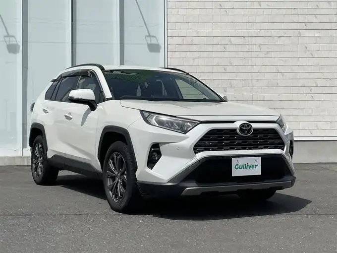 新着情報“ＲＡＶ４G”2022年式ホワイトパールクリスタルシャイン入荷しました！