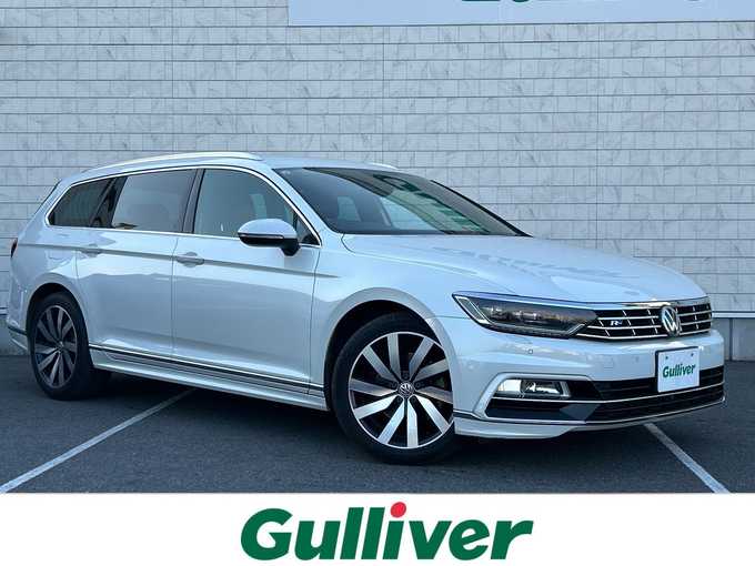 新着情報“パサートヴァリアントTSI Rライン”2015年式白入荷しました！