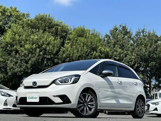 新着情報“フィットe:HEVリュクス”2020年式プラチナホワイトパール入荷しました！