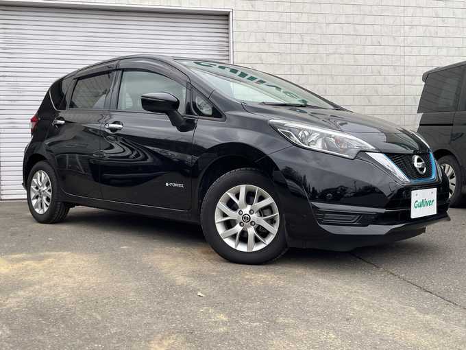 新着情報“ノートe－パワー X FOUR”2020年式スーパーブラック入荷しました！