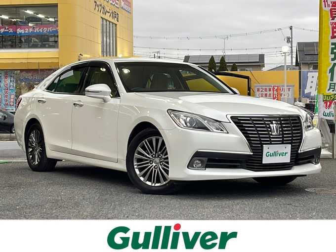 新着情報“クラウンロイヤルサルーン”2013年式ホワイトパールクリスタルシャイン入荷しました！