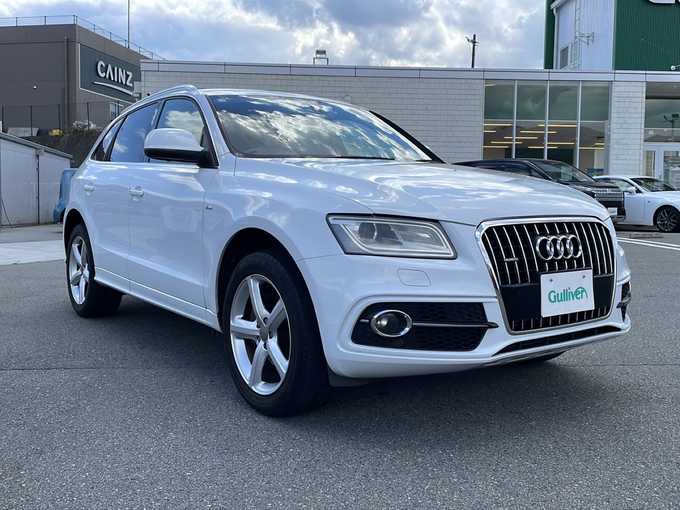 新着情報“Ｑ５2．0TFSIクワトロ”2014年式アイビスホワイト入荷しました！