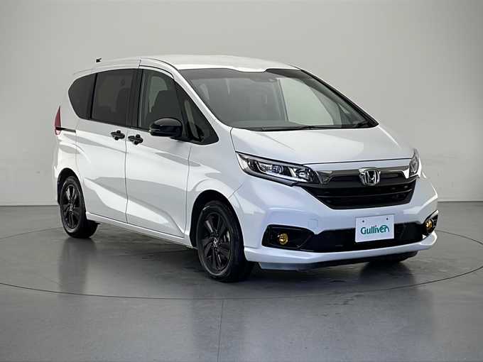 新着情報“フリード＋ハイブリッドハイブリッドGブラックスタイル”2023年式プラチナホワイトパール入荷しました！