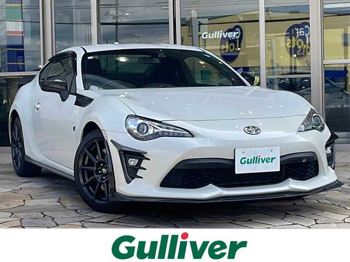 新着情報“８６GRスポーツ”2018年式クリスタルホワイトパール入荷しました！