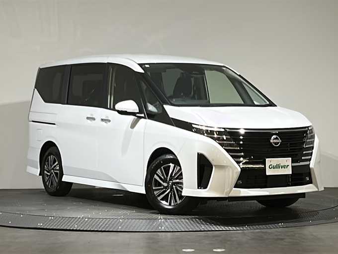 新着情報“セレナハイウェイスターV”2025年式プリズムホワイト入荷しました！