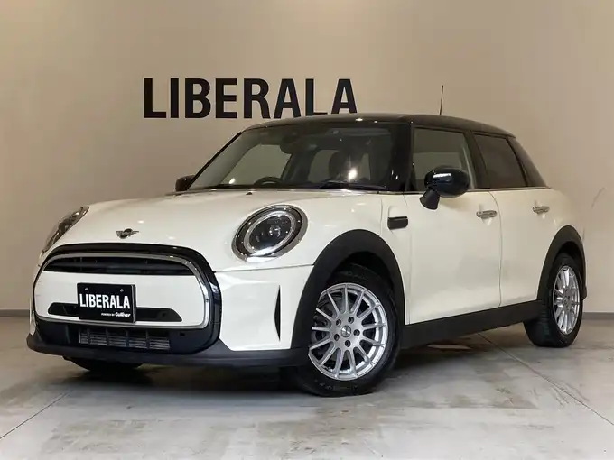 新着情報“ＭＩＮＩクーパー ピカデリーエディション”2021年式白Ⅱ入荷しました！