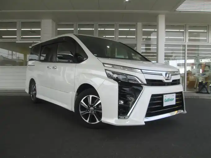 新着情報“ヴォクシーZS 煌Ⅱ”2019年式ホワイトパールクリスタルシャイン入荷しました！