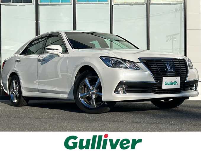 新着情報“クラウンロイヤルサルーンG i－Four”2014年式ホワイトパールクリスタルシャイン入荷しました！