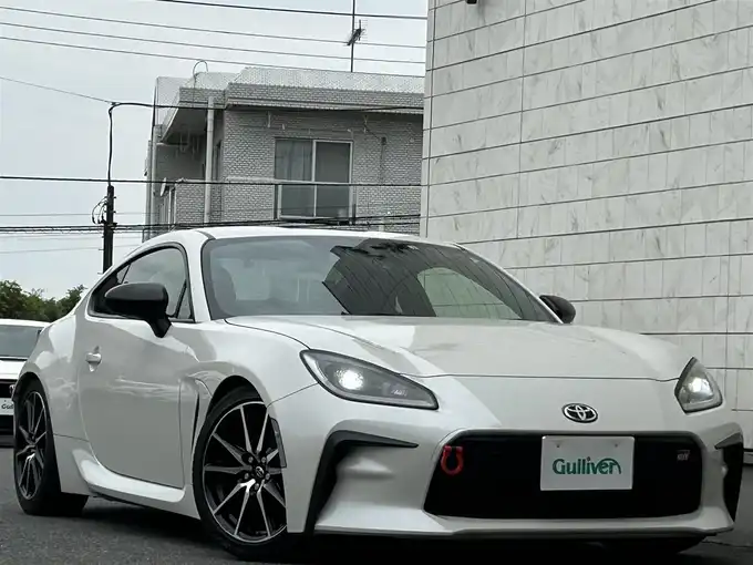 新着情報“ＧＲ８６SZ”2022年式クリスタルホワイトパール入荷しました！