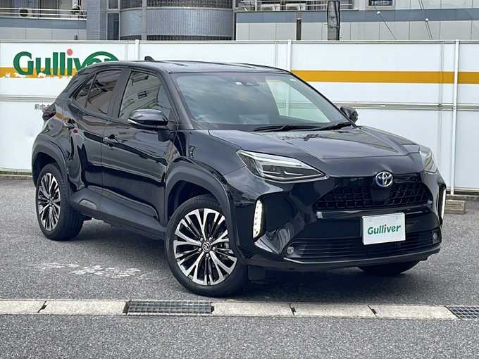 新着情報“ヤリスクロスハイブリッドZ”2022年式ブラックマイカ入荷しました！