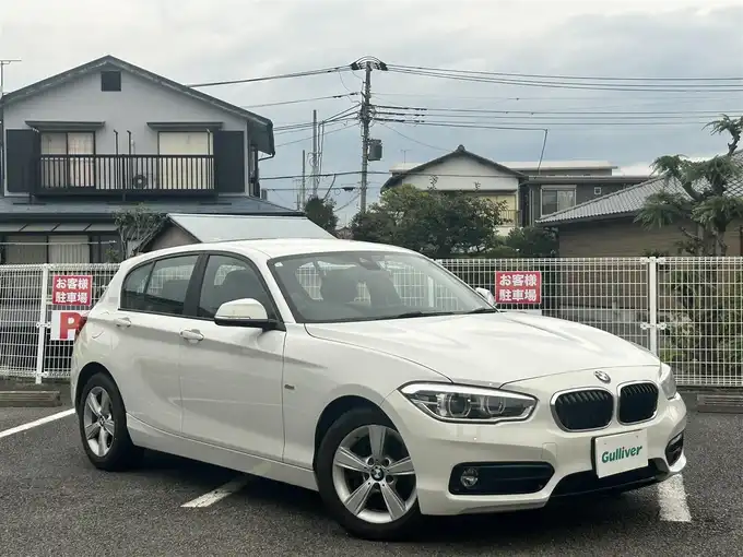 新着情報“１シリーズ118d スポーツ”2017年式白入荷しました！