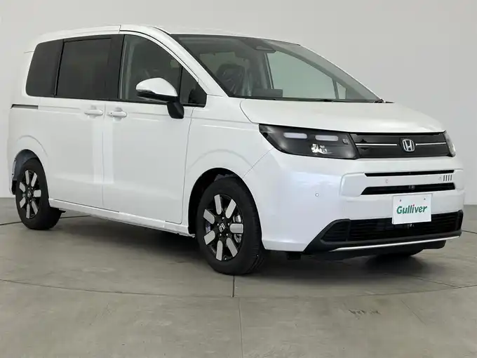 新着情報“フリードe:HEVエアー EX”2025年式プラチナホワイトパール入荷しました！