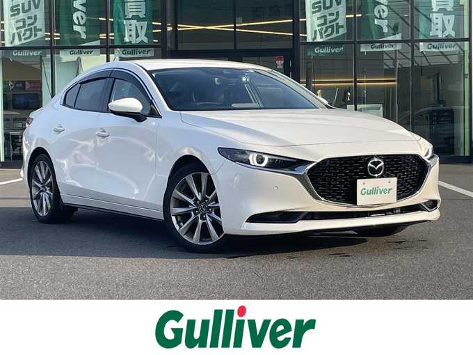 新着情報“ＭＡＺＤＡ３セダンXD Lパッケージ”2020年式スノーフレイクホワイトパールマイカ入荷しました！