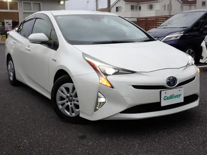 新着情報“プリウスS”2016年式パール入荷しました！