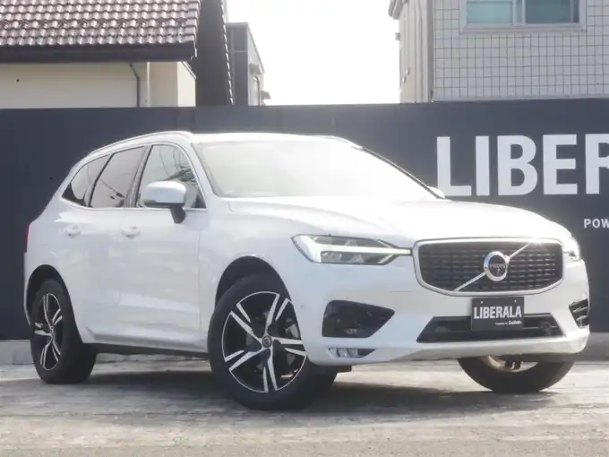 新着情報“ＸＣ６０D4 AWD Rデザイン”2018年式クリスタルホワイトP入荷しました！
