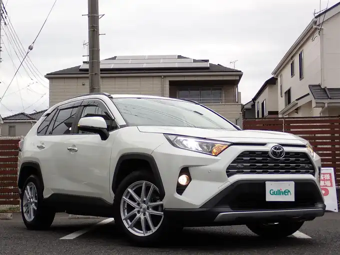 新着情報“ＲＡＶ４G”2019年式ホワイトパールクリスタルシャイン入荷しました！