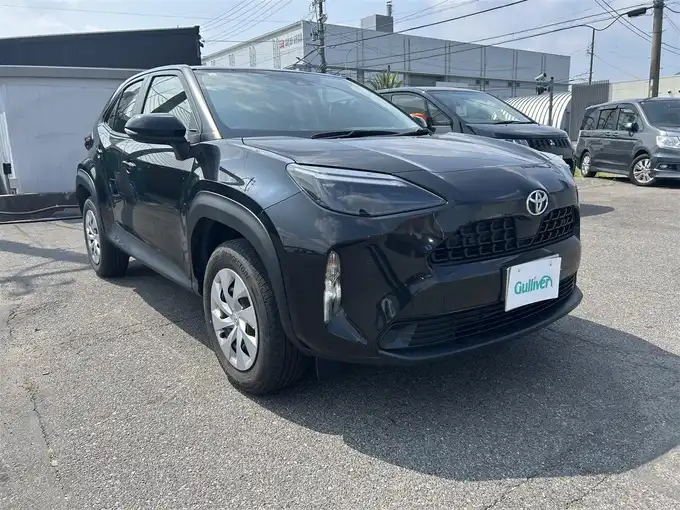 新着情報“ヤリスクロスX”2022年式ブラックマイカ入荷しました！