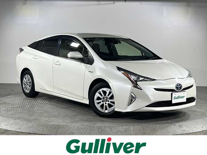 新着情報“プリウスS”2018年式ホワイトパールクリスタルシャイン入荷しました！