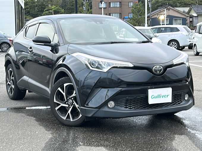 新着情報“Ｃ－ＨＲG－T”2017年式ブラックマイカ入荷しました！