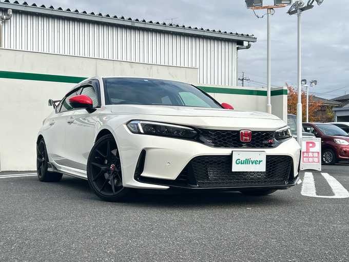 新着情報“シビックタイプR”2023年式チャンピオンシップホワイト入荷しました！