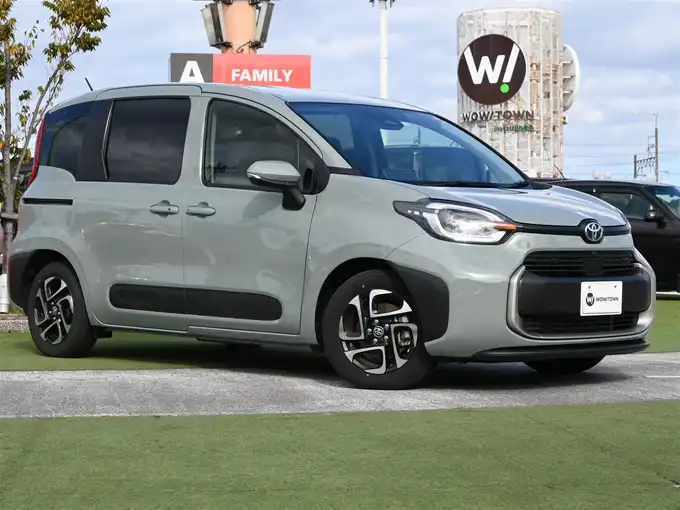 新着情報“シエンタハイブリッドZ”2023年式アーバンカーキ入荷しました！