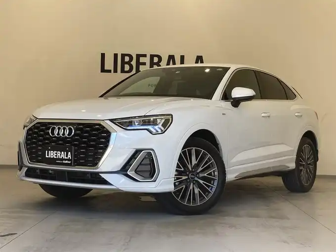 新着情報“Ｑ３スポーツバック35TFSI Sライン”2022年式パール入荷しました！