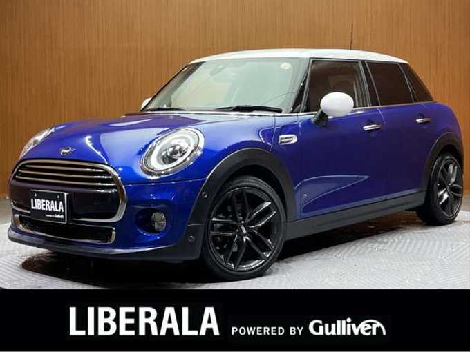 新着情報“ＭＩＮＩクーパーD”2019年式青入荷しました！