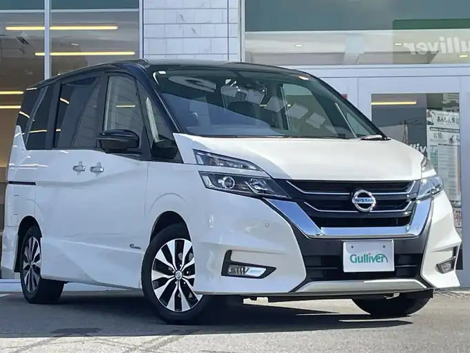 新着情報“セレナハイウェイスター”2017年式ブリリアントホワイトパール 2トーン入荷しました！