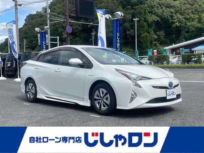 新着情報“プリウスA”2016年式ホワイトパールクリスタルシャイン入荷しました！