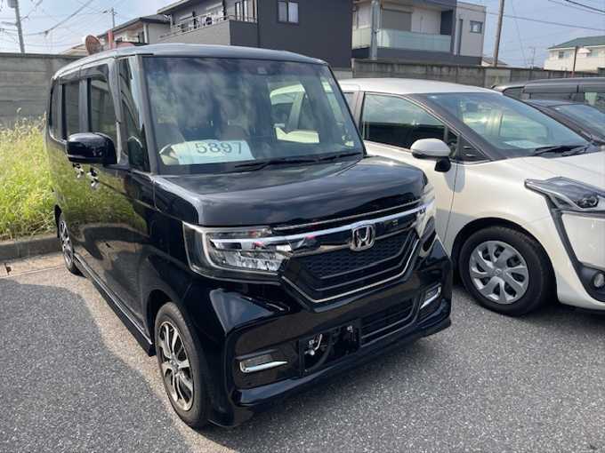 新着情報“Ｎ－ＢＯＸカスタムG・Lホンダセンシング”2018年式黒入荷しました！