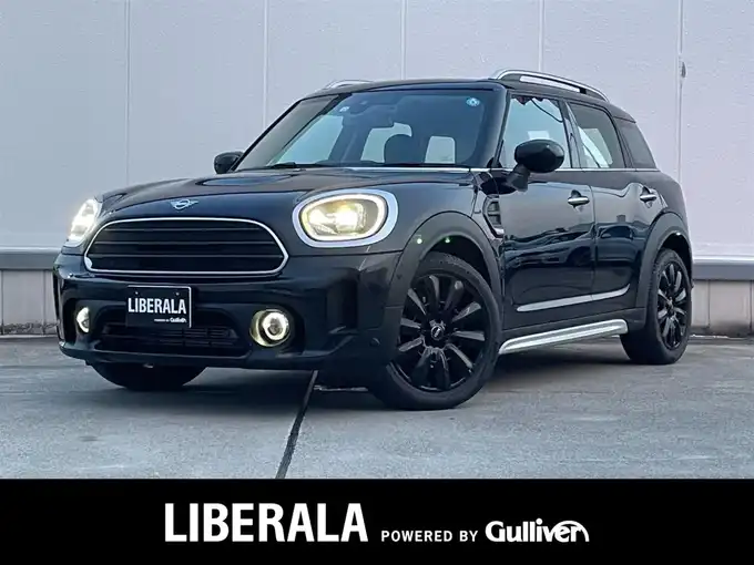 新着情報“ＭＩＮＩクーパーD クロスオーバー エッセンシャル・トリム”2022年式黒入荷しました！