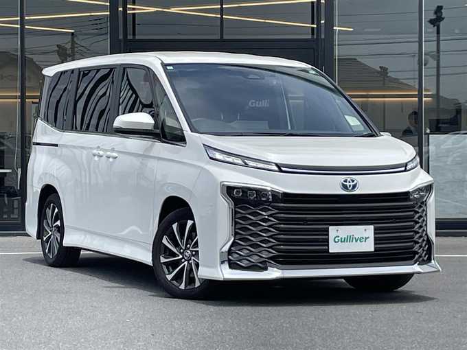 新着情報“ヴォクシーハイブリッドS－Z”2023年式ホワイトパールクリスタルシャイン入荷しました！