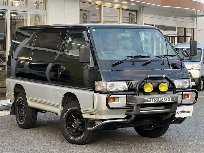 新着情報“デリカスターワゴンGLX エアロルーフ リミテッドエディション”1996年式ピレネーブラック/ラガーディアシルバーM入荷しました！