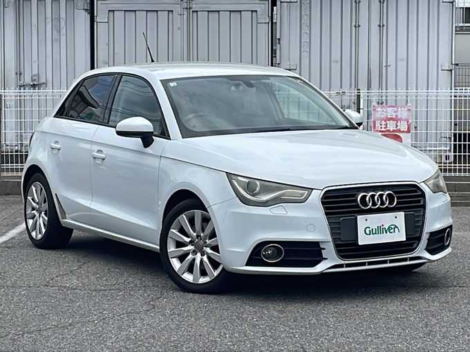 新着情報“Ａ１スポーツバック1．4TFSI”2012年式グレイシアホワイトメタリック入荷しました！