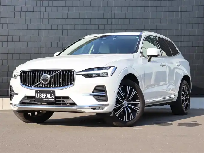 新着情報“ＸＣ６０B5 AWD インスクリプション”2021年式パール入荷しました！