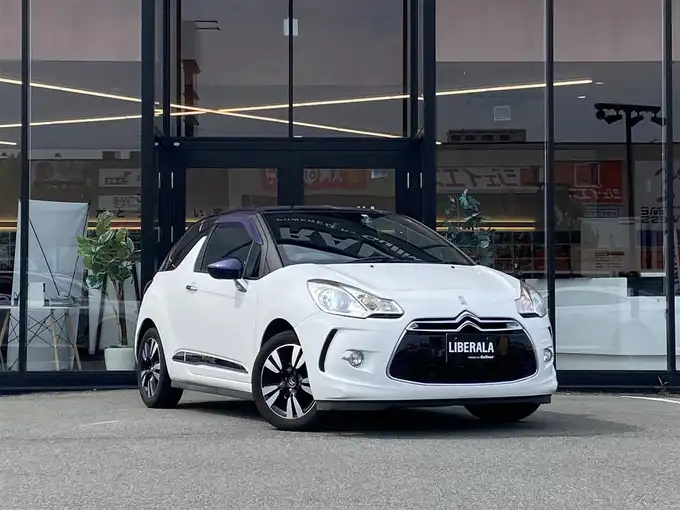 新着情報“ＤＳ３シック”2014年式白入荷しました！