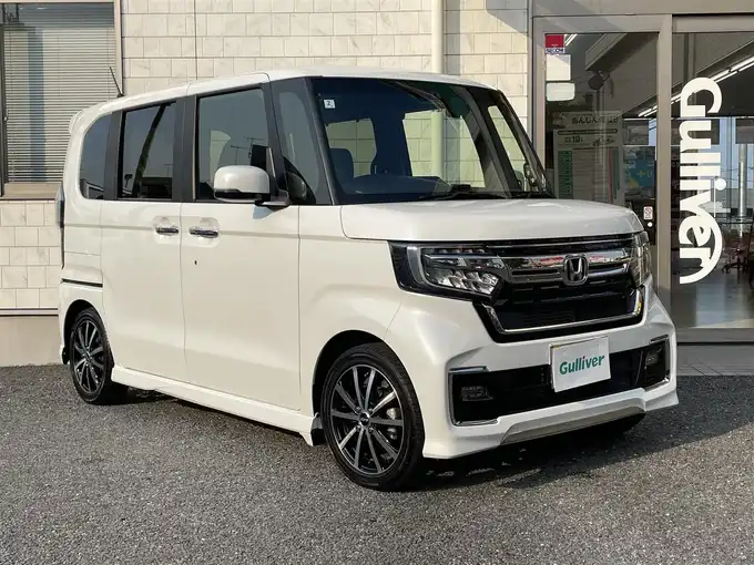 新着情報“Ｎ－ＢＯＸカスタムLターボ”2022年式プラチナホワイトパール入荷しました！