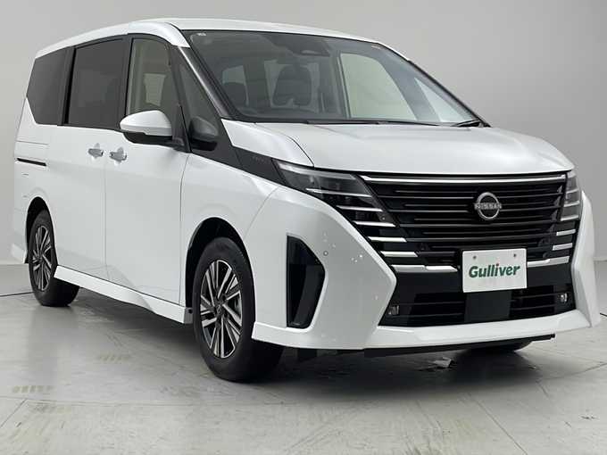 新着情報“セレナe－パワー ハイウェイスターV”2025年式プリズムホワイト入荷しました！