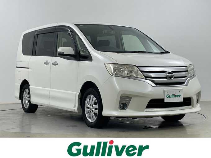 新着情報“セレナハイウェイスター Vセレクション”2013年式ブリリアントホワイトパール入荷しました！