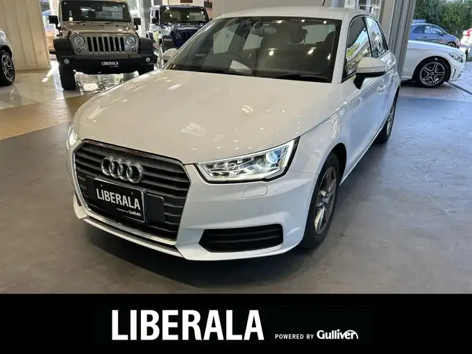 新着情報“Ａ１スポーツバック1．0TFSIスポーツ”2018年式白入荷しました！