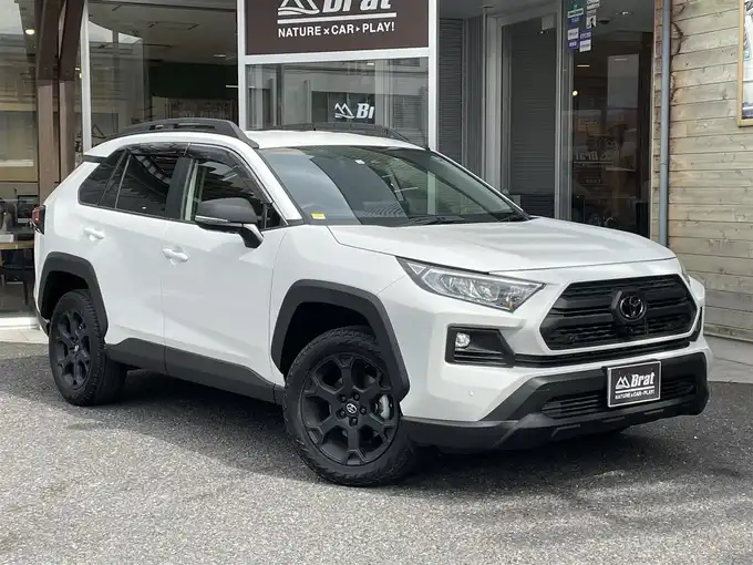 新着情報“ＲＡＶ４アドベンチャー オフロードパッケージⅡ”2022年式スーパーホワイトⅡ入荷しました！