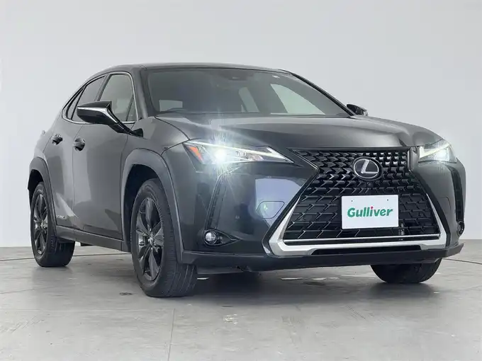 新着情報“ＵＸUX250h バージョンC”2020年式グラファイトブラックガラスフレーク入荷しました！