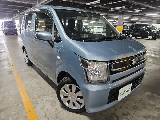 新着情報“ワゴンＲハイブリッドFX セーフティパッケージ装着車”2018年式フィズブルーパールメタリック入荷しました！