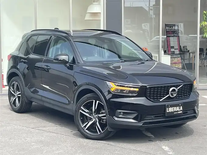 新着情報“ＸＣ４０T4 AWD Rデザイン”2019年式オニキスブラックP入荷しました！