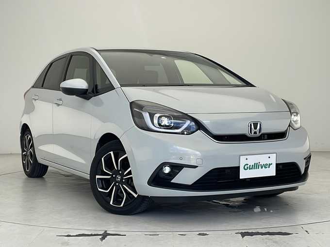 新着情報“フィットe:HEVホーム”2020年式パール入荷しました！