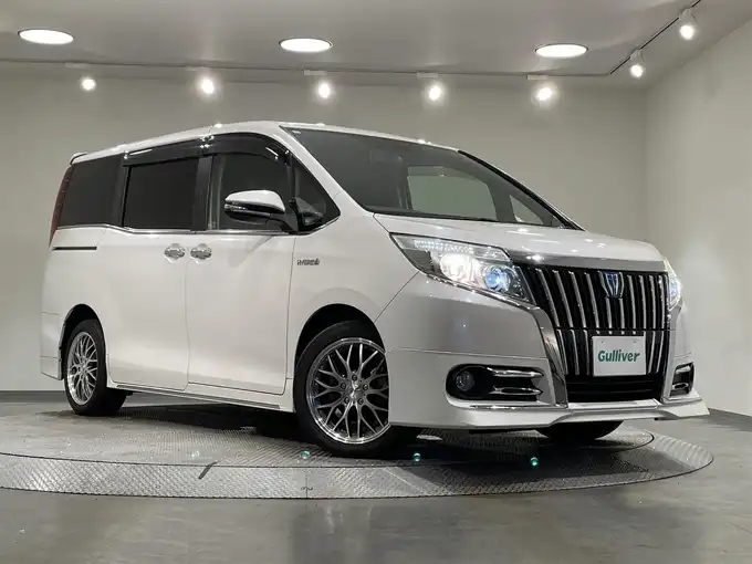 新着情報“エスクァイアハイブリッドGi”2014年式ホワイトパールクリスタルシャイン入荷しました！