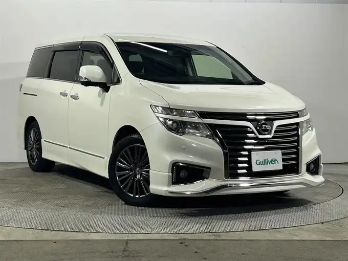 新着情報“エルグランド350ハイウェイスターアーバンクロム”2018年式ブリリアントホワイトパール入荷しました！