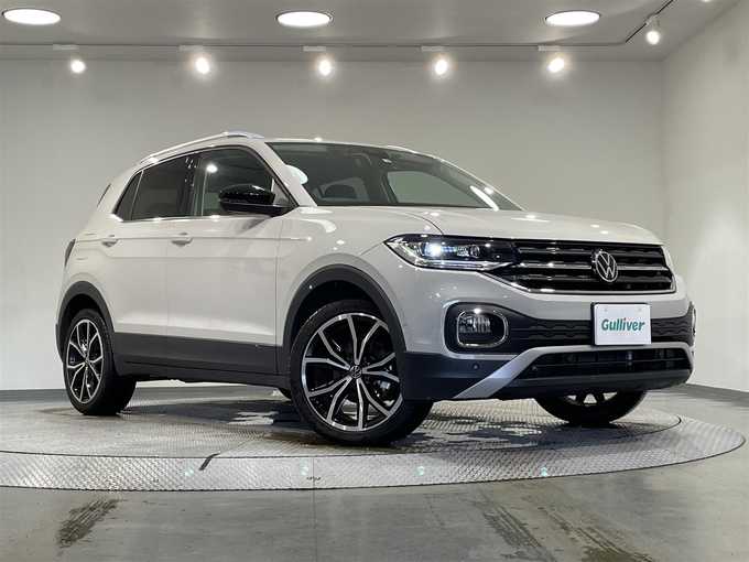 新着情報“Ｔ－クロスTSI アクティブ”2022年式グレー入荷しました！